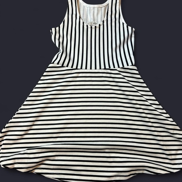 Girls Size 8/10- Mickey & Minnie Bundle – | Disney Magic! - Picture 8 of 10